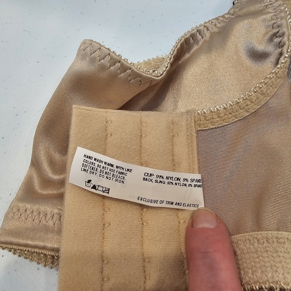 Bali Double Support Wireless Bra Women's Size 38C Nude  NWT Comfort Hook & Eye - Picture 6 of 8